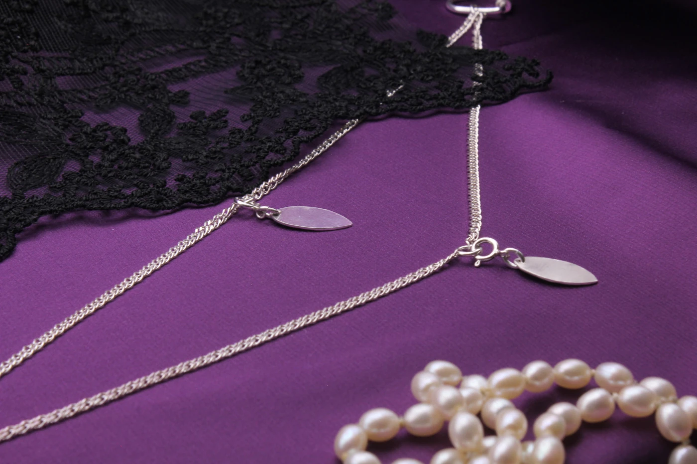 pendentifs de lingerie en argent dentelle cocon et rond