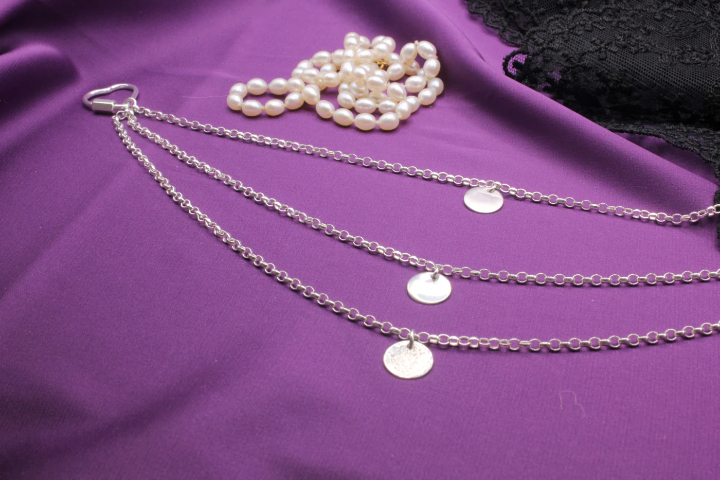 cocon trio bijou de lingerie chaines et pendentif